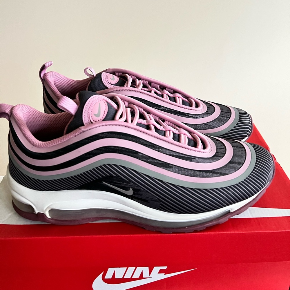 AIR MAX 97 UL 17 (GS)
SIZE 7Y UK_6 WOMENS SIZE 8 
ELEMENTAL PINK/ELEMENTAL ROSE